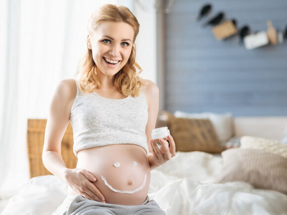 A terhesség huszonkettedik hetében a magzat egyre inkább megteremti a kapcsolatot édesanyjával és a külvilággal.