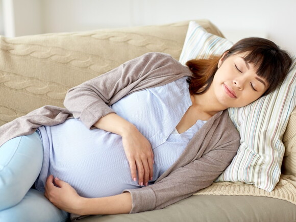 A terhesség harmincötödik hetében a magzatnak egyre kisebb mozgástere van az anyaméhben.