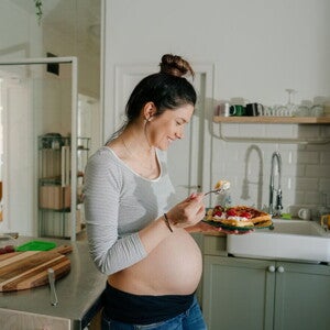 What foods are safe to eat during pregnancy? What foods are safe to eat during pregnancy?