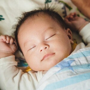 Does the baby sleep restlessly at night - what could be the reason? Does the baby sleep restlessly at night - what could be the reason?